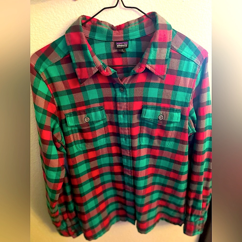 Patagonia flannel plaid shirt women’s size medium size 8 med pink & turquoise